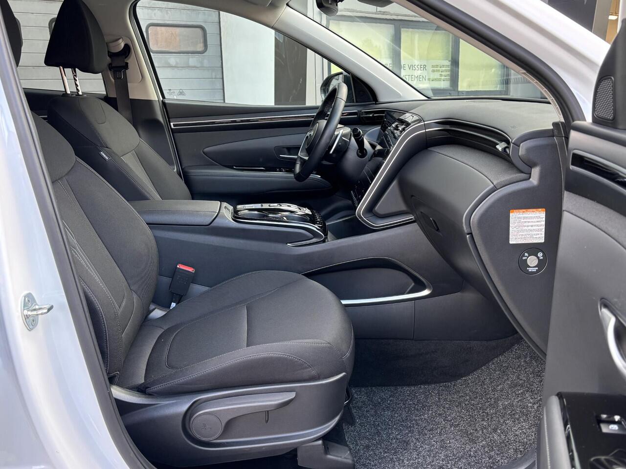 Hyundai TUCSON 1.6 T-GDI HEV Comfort Smart NL-Auto, 1650kg Trekgewicht! | Navigatie | Camera | Apple Carplay/Android Auto | Stuur- + Stoelverwarming | Elek. Achterklep | Rijklaarprijs!