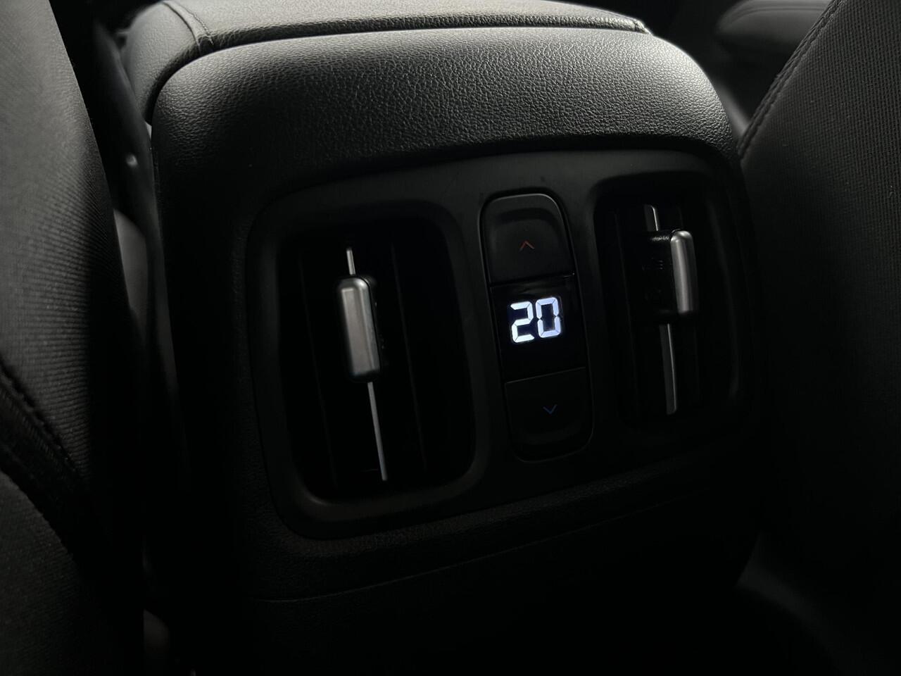 Hyundai TUCSON 1.6 T-GDI HEV Comfort Smart / 1650 kg trekvermogen / Elektrische Achterklep / Navigatie / Stoel & Stuurverwarming / Android Auto & Apple CarPlay / Adaptieve Cruise Control / Achteruitrijcamera / Parkeersensoren Voor + Achter / Passagiersstoel In Hoogte Ve