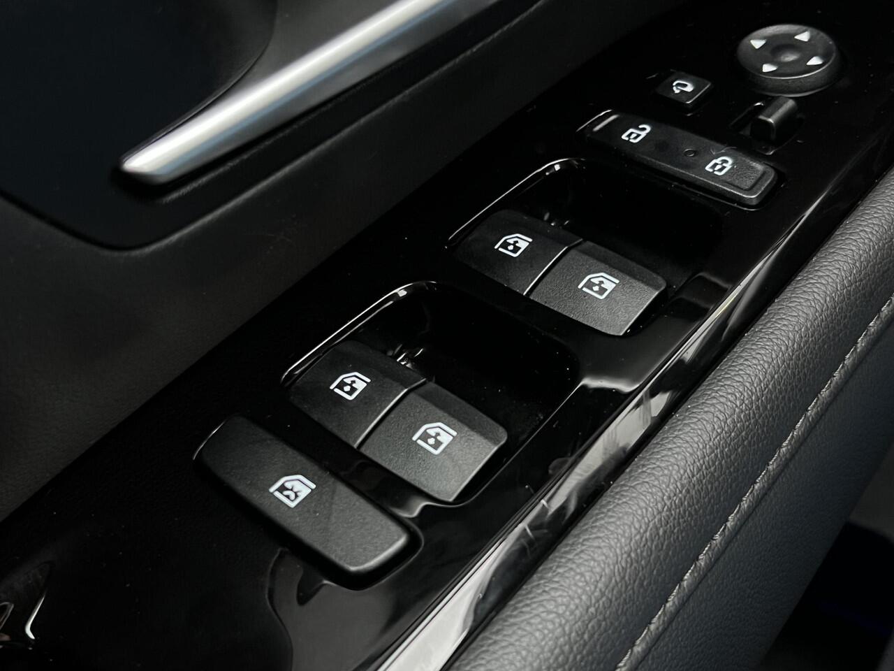 Hyundai TUCSON 1.6 T-GDI HEV Comfort Smart / 1650 kg trekvermogen / Elektrische Achterklep / Navigatie / Stoel & Stuurverwarming / Android Auto & Apple CarPlay / Adaptieve Cruise Control / Achteruitrijcamera / Parkeersensoren Voor + Achter / Passagiersstoel In Hoogte Ve