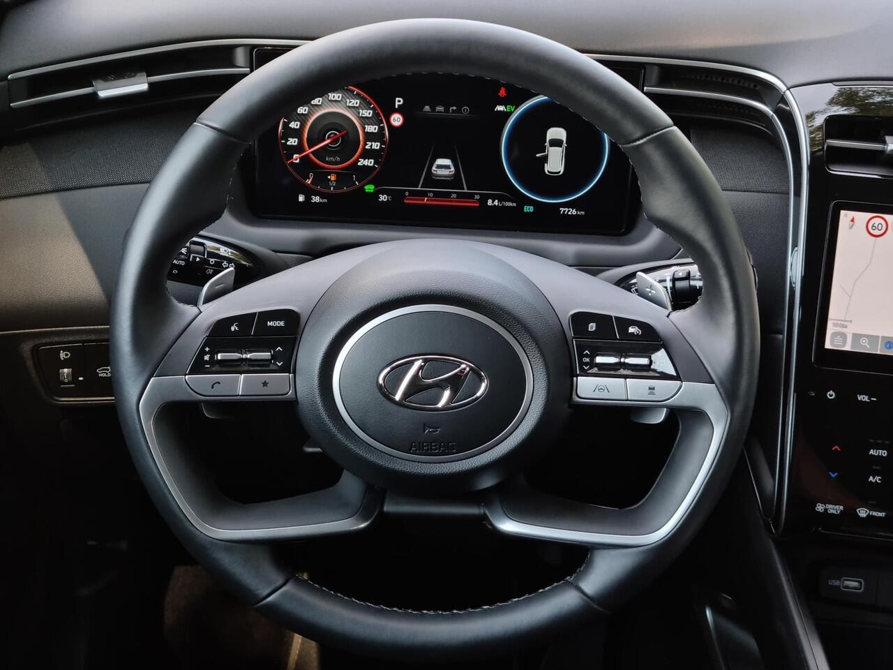 Hyundai TUCSON 1.6 T-GDI PHEV Comfort Smart 4WD / Trekhaak 1350 KG Trekgewicht / Navigatie / Cruise Control Adaptief / Stoel en Stuurwiel Verwarming Voorzijde /