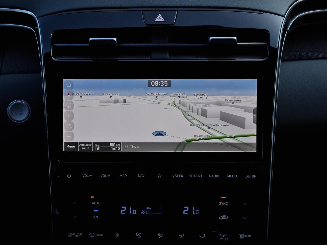 Hyundai TUCSON 1.6 T-GDI PHEV Comfort Smart 4WD / Trekhaak 1350 KG Trekgewicht / Navigatie / Cruise Control Adaptief / Stoel en Stuurwiel Verwarming Voorzijde /