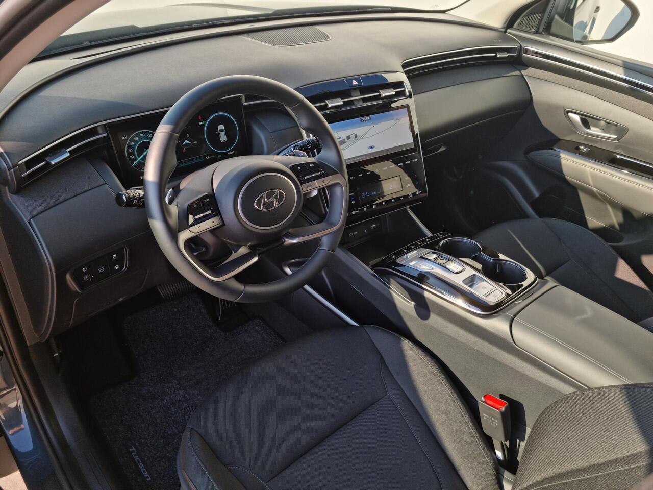 Hyundai TUCSON 1.6 T-GDI PHEV Comfort Smart 4WD / Trekhaak 1350 KG Trekgewicht / Navigatie / Cruise Control Adaptief / Stoel en Stuurwiel Verwarming Voorzijde /