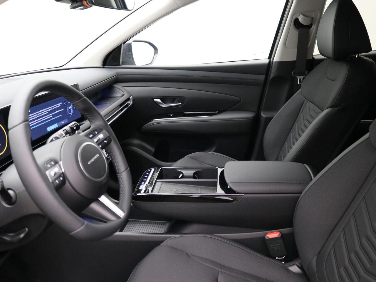 Hyundai TUCSON 1.6 T-GDI PHEV Comfort Smart / Two Tone / Navigatie / Automatische achterklep / Adaptieve Cruise Control / Plug-In-Hybride / 19" LMV / 5 Jaar Fabrieksgarantie /