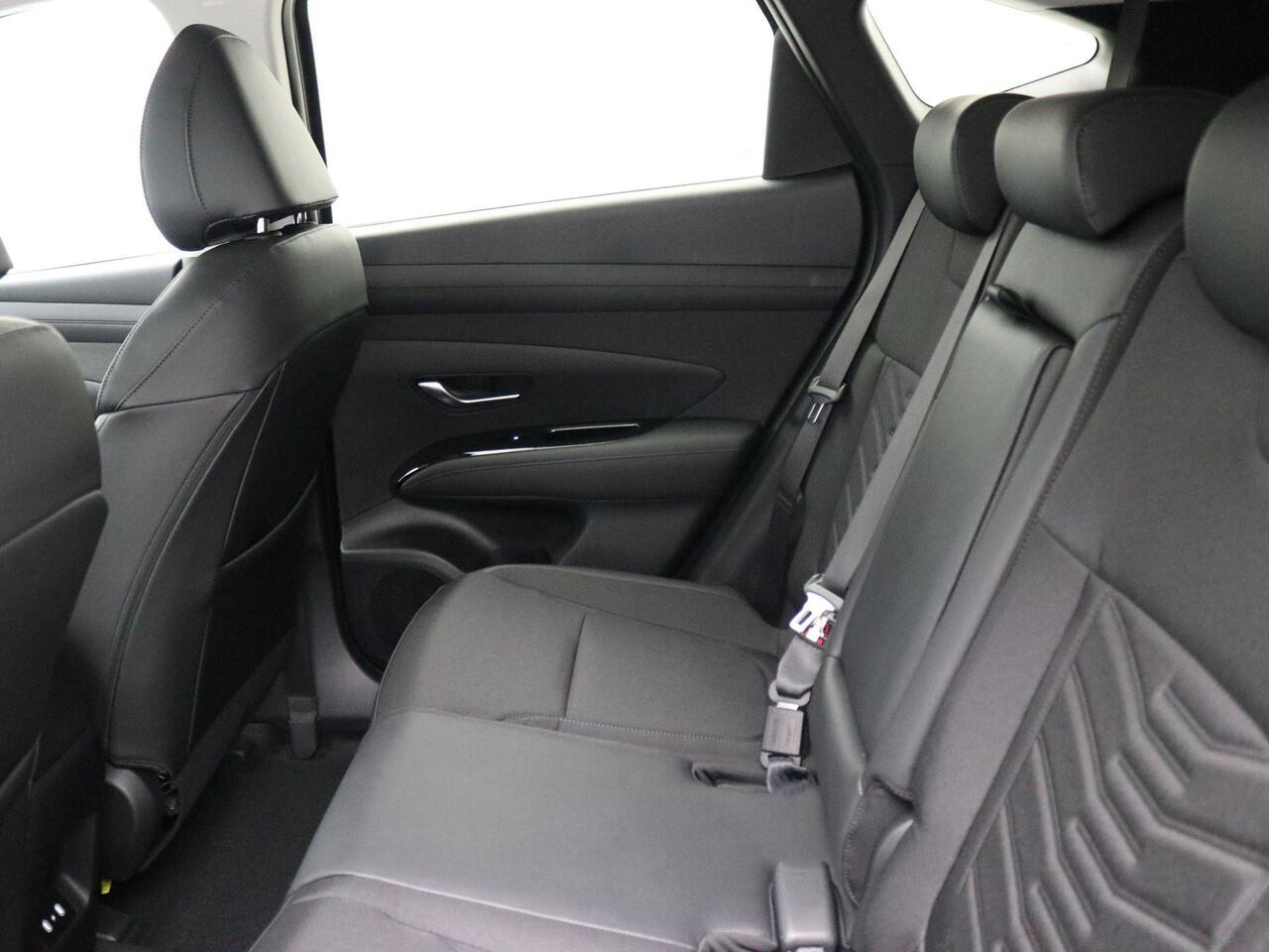 Hyundai TUCSON 1.6 T-GDI PHEV Comfort Smart / Two Tone / Navigatie / Automatische achterklep / Adaptieve Cruise Control / Plug-In-Hybride / 19" LMV / 5 Jaar Fabrieksgarantie /