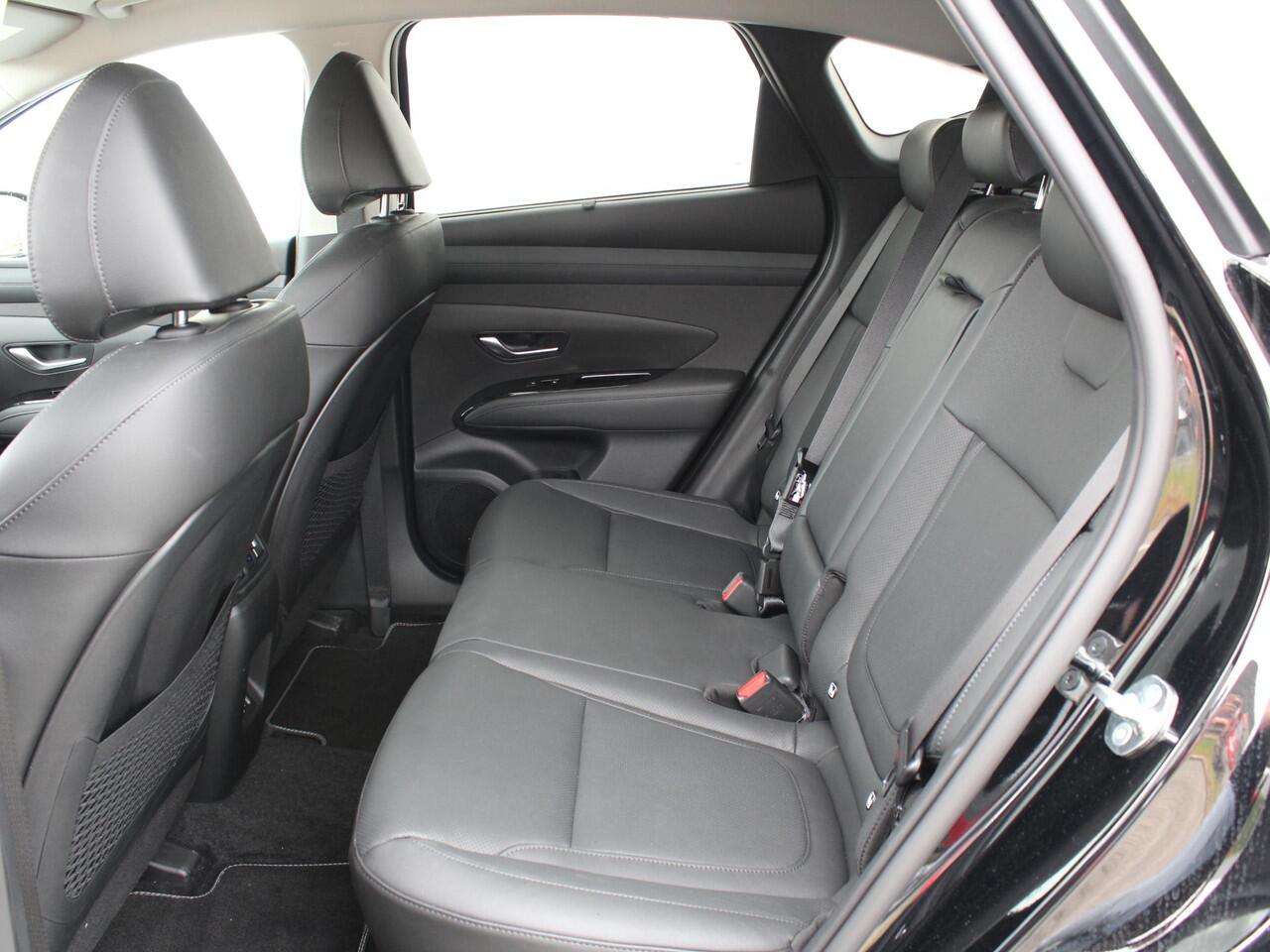 Hyundai TUCSON 1.6 T-GDI PHEV Premium 4WD / Navigatie + Apple Carplay/Android Auto / Stoelverwarming & Verkoeling / 360* Camera / Lederen Bekleding / Keyless Entry & Start /