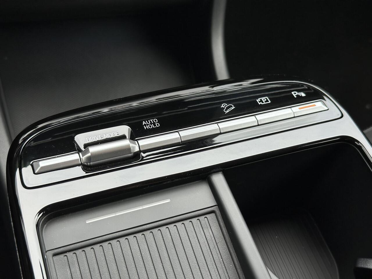 Hyundai TUCSON 1.6 T-GDI HEV Comfort Smart / Stuur + Stoelverwarming / Adaptieve cruise control / Apple Carplay + Android Auto / Climate Control /