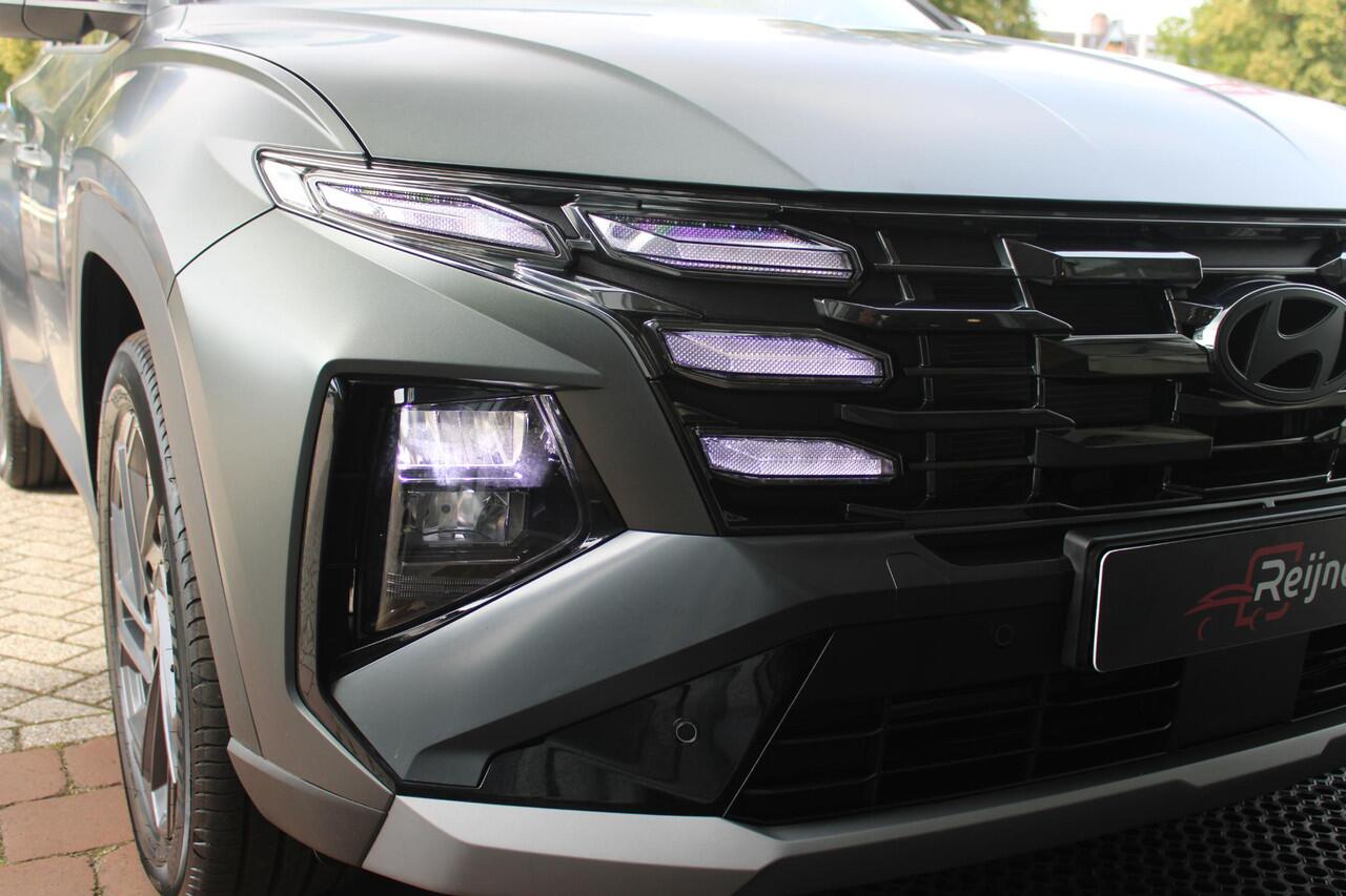 Hyundai TUCSON 1.6 T-GDI PHEV 252PK 20TH ANNIVERSARY+SKY *NIEUW* | PANORAMISCH SCHUIF/KANTELDAK | STUUR / STOELVERWARMING | FULL LED KOPLAMPEN | HALF ALCANTARA / LEDER 20TH ANNIVERSARY DESIGN MET GROENE STIKSELS | NAVIGATIE | ADAPTIVE CRUISE CONTROL | DRAADLOOS APPLE CA