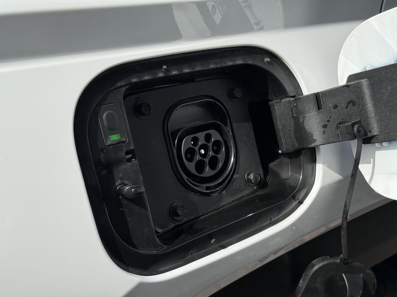 Hyundai TUCSON 1.6 T-GDI PHEV Comfort Smart / Elektrische Achterklep / Stoel+Stuur Verwarming / Achteruitrij Camera / Keyless / Navigatie /