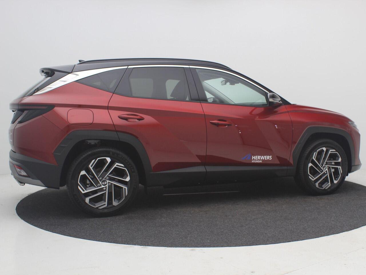 Hyundai TUCSON 1.6 T-GDI PHEV Comfort Smart / Adaptieve Cruise Control / Navigatie / 19" LMV / Stoelverwarming voor / Stuurwielverwarming / Automatische Achterklep / Parkeersensoren voor & Achter /