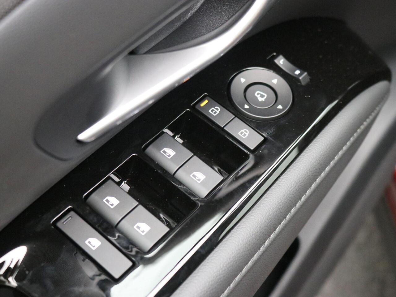 Hyundai TUCSON 1.6 T-GDI PHEV Comfort Smart / Adaptieve Cruise Control / Navigatie / 19" LMV / Stoelverwarming voor / Stuurwielverwarming / Automatische Achterklep / Parkeersensoren voor & Achter /