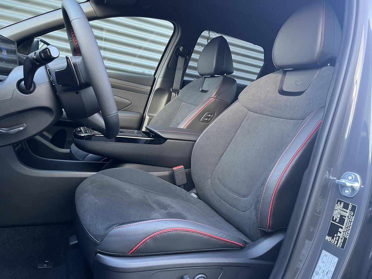 Hyundai TUCSON N Line Sky 1.6 T-GDI HEV 238pk | ¤5.500,- KORTING | MY26 | VERHOOGD VERMOGEN & TREKGEWICHT | SCHUIF/KANTELDAK | 360° CAMERA | ALCANTARA & STOELVERW. & VENTILATIE |