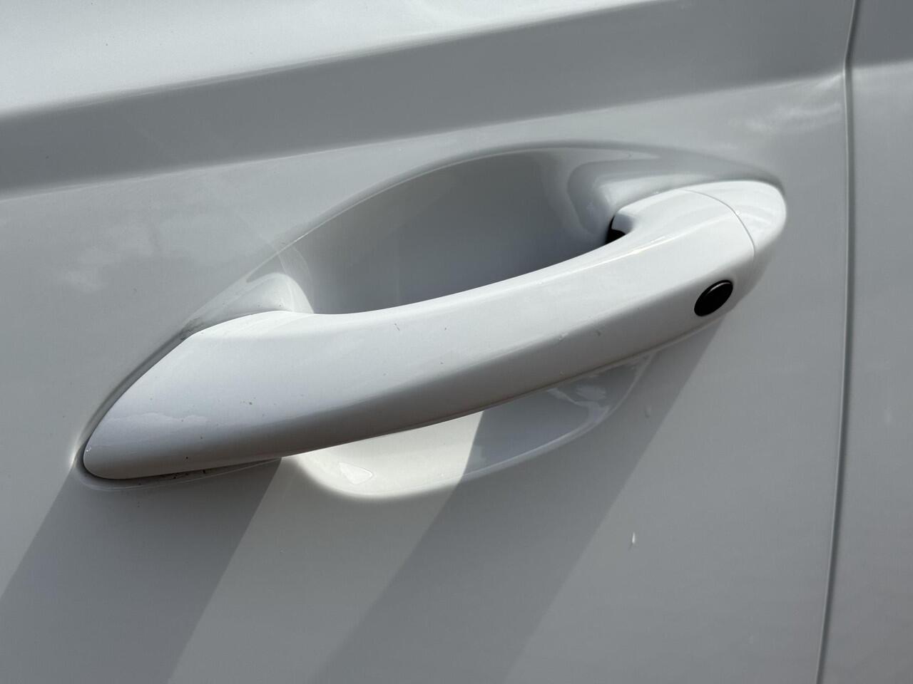 Hyundai TUCSON 1.6 T-GDI PHEV Comfort Smart / Elektrische Achterklep / Stoel+Stuur Verwarming / Achteruitrij Camera / Keyless / Navigatie /