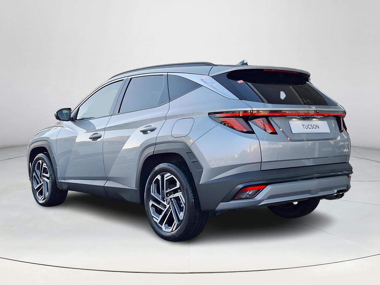 Hyundai TUCSON 1.6 T-GDI PHEV Premium | Uit voorraad leverbaar! | Stoel en stuurverwarming | 360 graden camera | elektrische achterklep | Elektrisch verstelbare bestuurderstoel incl. geheugen | 2e zitrij bankverwarming |