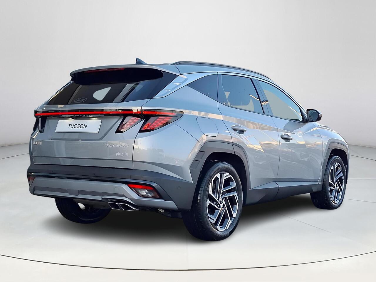 Hyundai TUCSON 1.6 T-GDI PHEV Premium | Uit voorraad leverbaar! | Stoel en stuurverwarming | 360 graden camera | elektrische achterklep | Elektrisch verstelbare bestuurderstoel incl. geheugen | 2e zitrij bankverwarming |