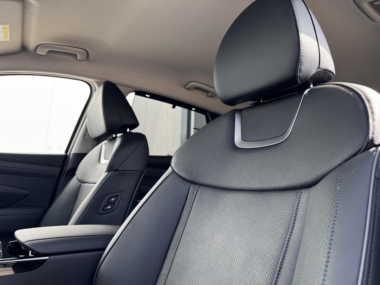 Hyundai TUCSON 1.6 T-GDI PHEV Premium / ¤2500,- Voordeel / Rijklaarprijs / Navigatie / 360 Camera / Memory Seat / Stoelverkoeling / Stoelverwarming Voor + Achter / Stuurverwarming / KRELL Audio /