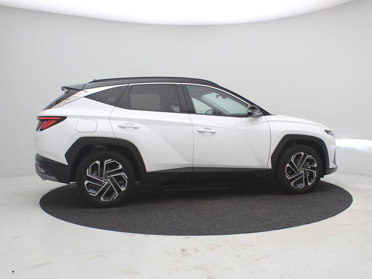 Hyundai TUCSON 1.6 T-GDI PHEV Premium / ¤2.500,- voordeel op de nieuwprijs / Rijklaarprijs / Direct Leverbaar / Full Option / Zwarte Lederen interieur / Two-Tone dak & Lak combinatie /