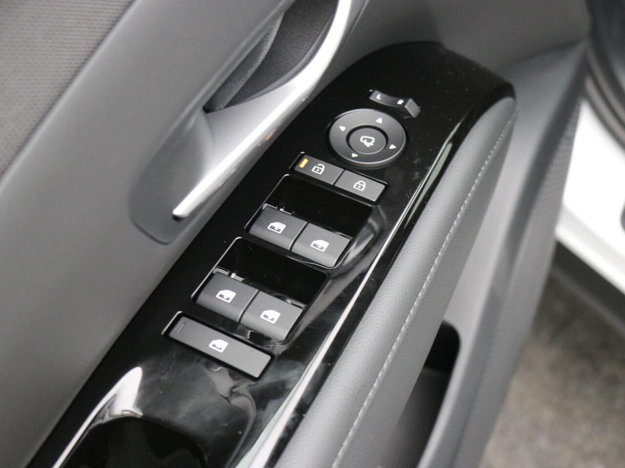 Hyundai TUCSON 1.6 T-GDI PHEV Premium / ¤2.500,- voordeel op de nieuwprijs / Rijklaarprijs / Direct Leverbaar / Full Option / Zwarte Lederen interieur / Two-Tone dak & Lak combinatie /