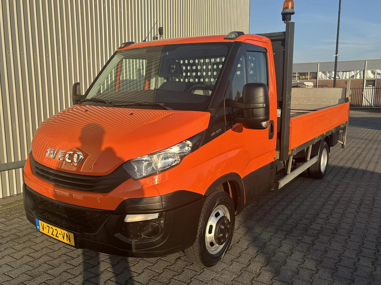Iveco DAILY 35C14 2.3 *A/C*NAVI*HAAK*PICK-UP*LAADKLEP*3500KG*