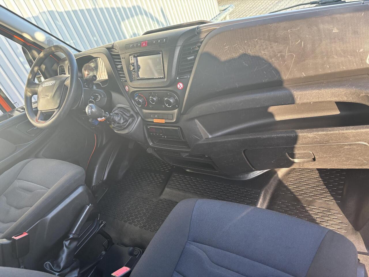 Iveco DAILY 35C14 2.3 *A/C*NAVI*HAAK*PICK-UP*LAADKLEP*3500KG*