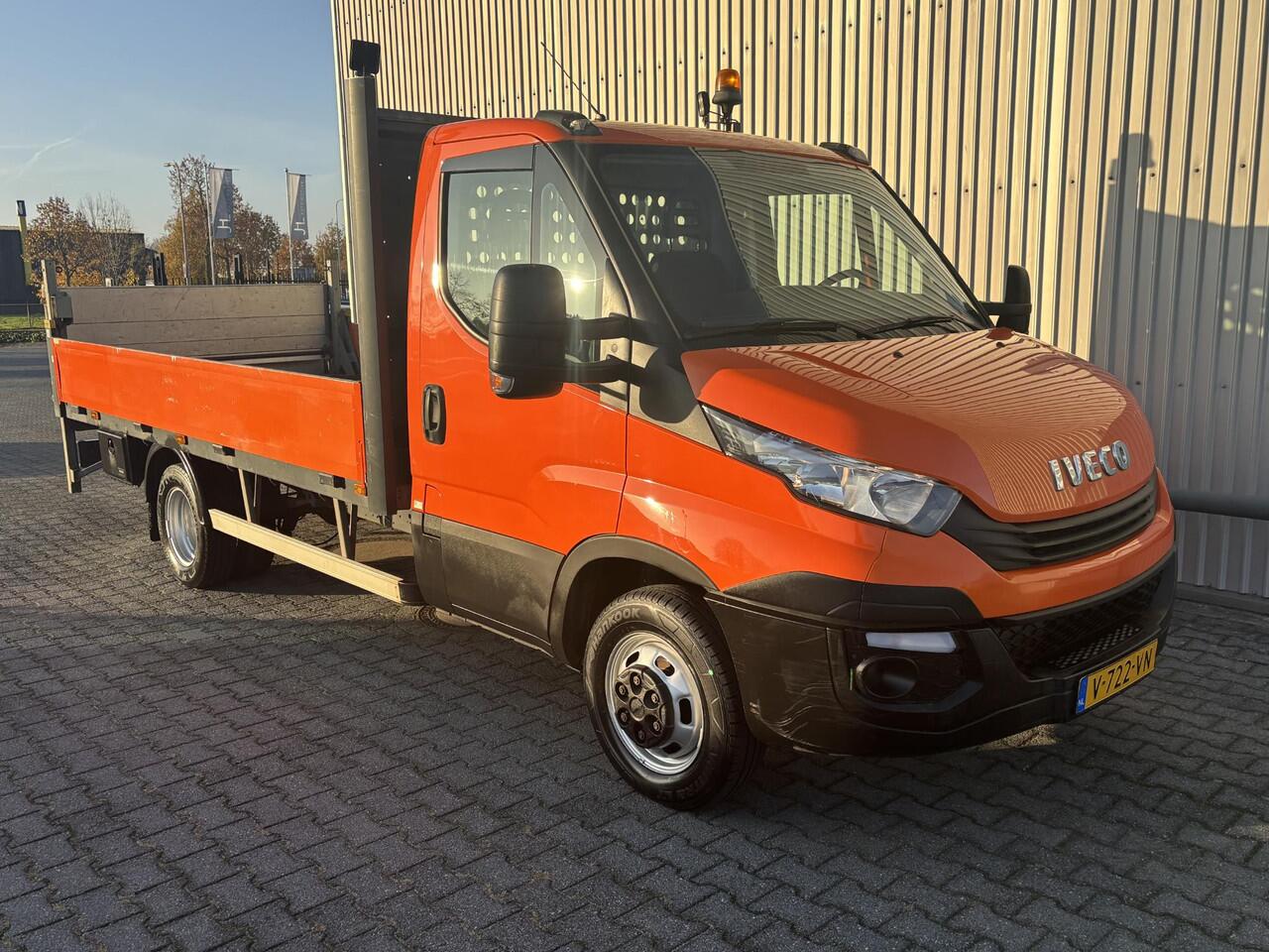 Iveco DAILY 35C14 2.3 *A/C*NAVI*HAAK*PICK-UP*LAADKLEP*3500KG*