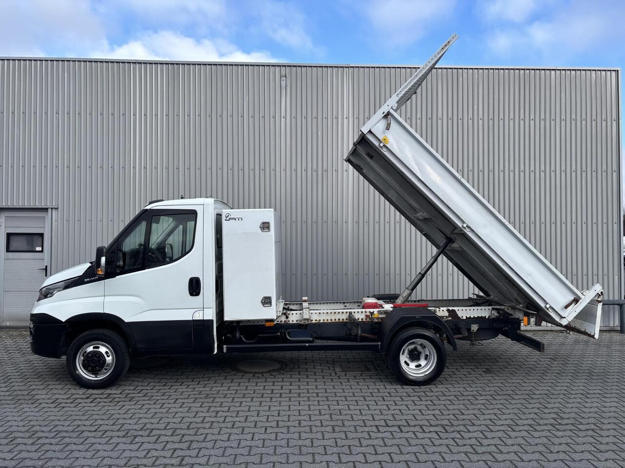 Iveco DAILY 35C14 2.3*ECC*CRUISE*HAAK*KIPPER LIFT*3PERS*3500KG