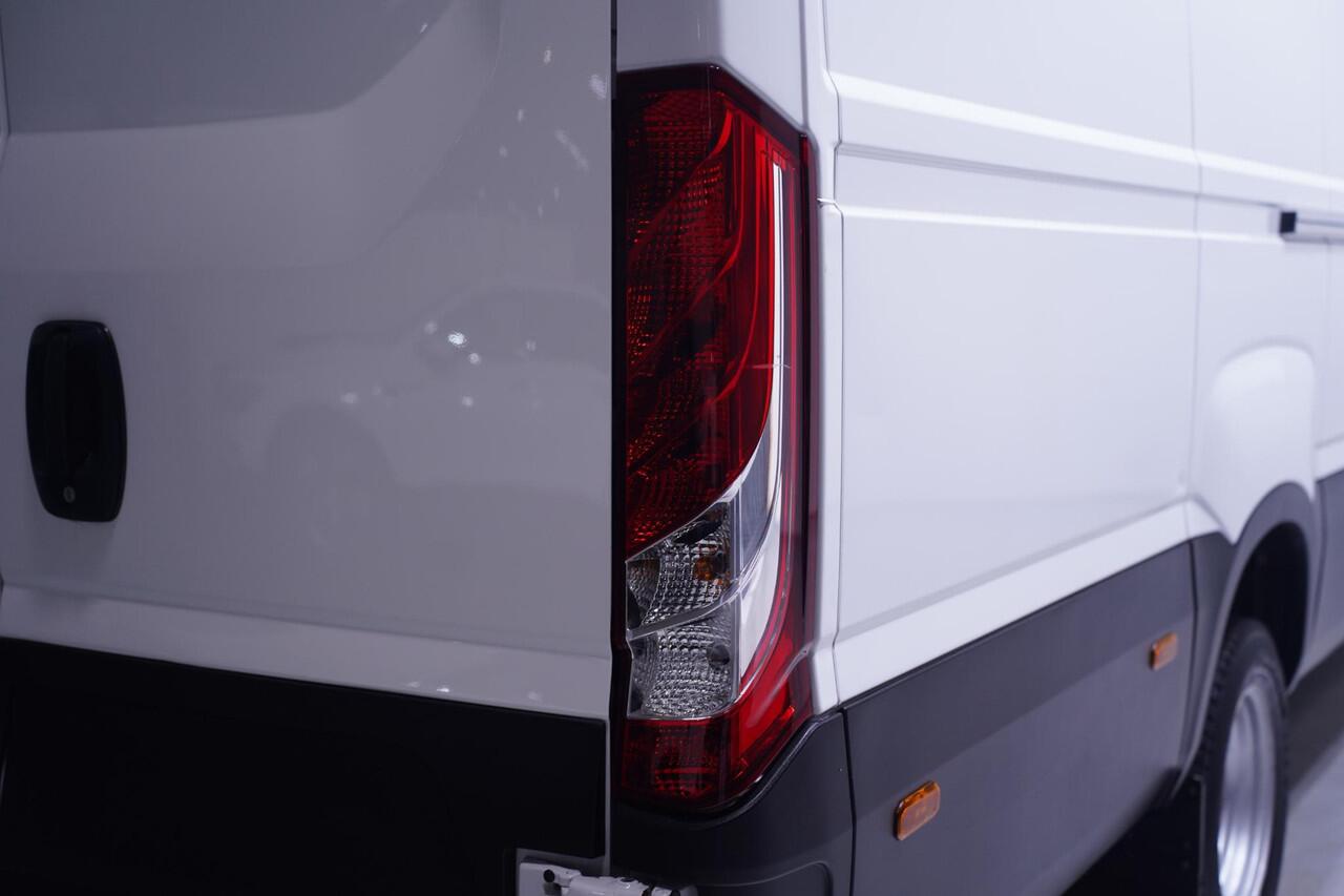 Iveco DAILY 35C16 160 pk L4H2 Automaat, Dubbel Lucht achter Airco, Audio, Laadruimte Pakket, Opstap achter, 3-Zits