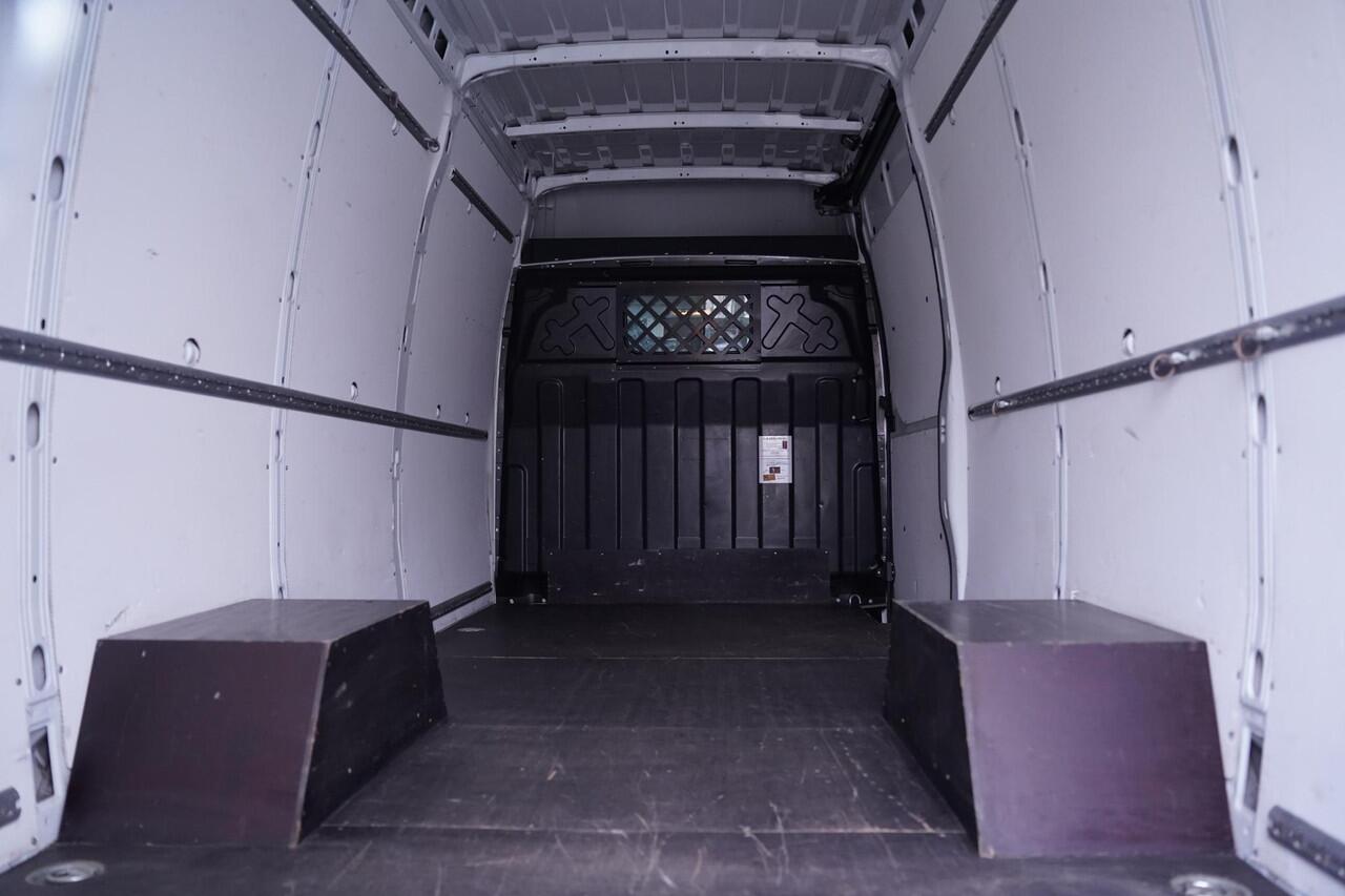 Iveco DAILY 35C16 160 pk L4H2 Automaat, Dubbel Lucht achter Airco, Audio, Laadruimte Pakket, Opstap achter, 3-Zits