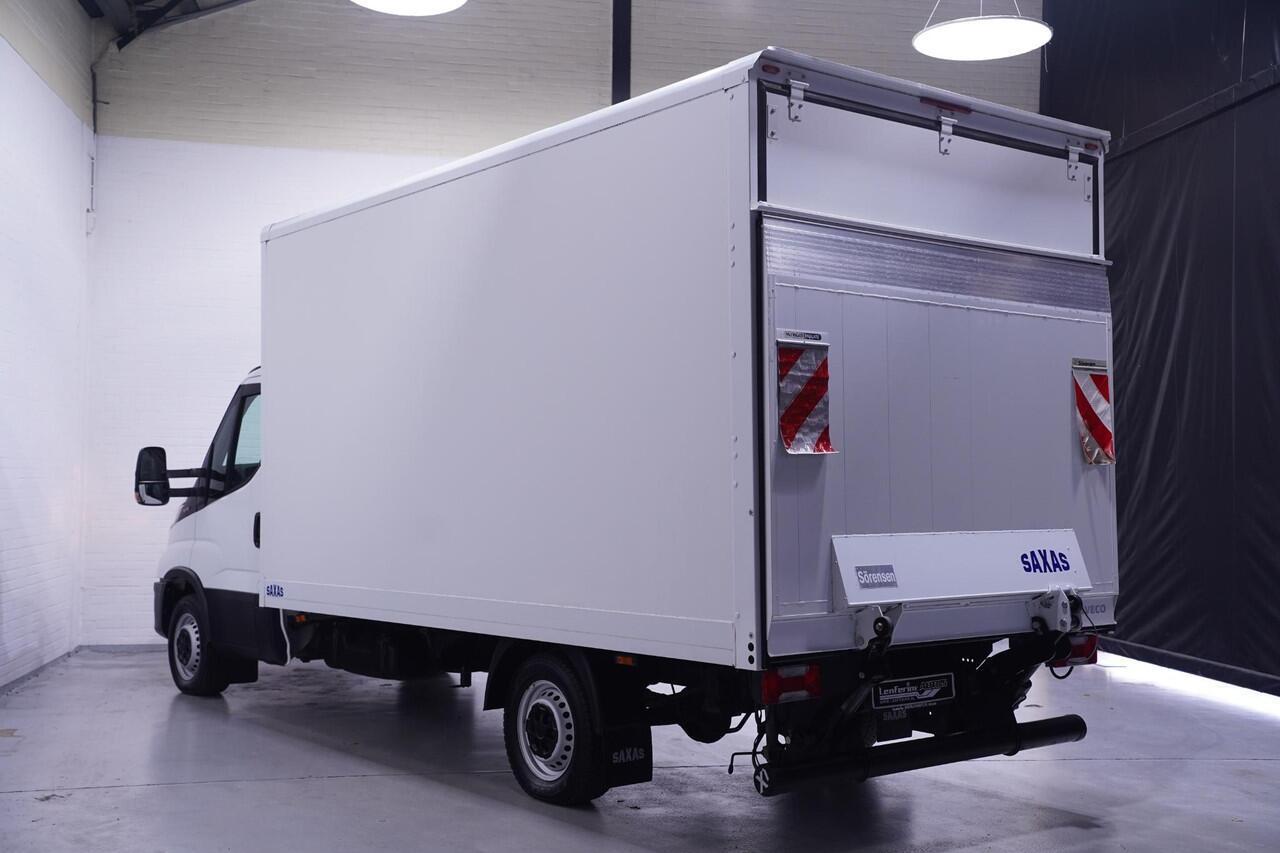 Iveco DAILY 35S16 160 pk Bakwagen met Laadklep Airco ECC Audio DAB+, Enkel Lucht, LxBxH 415x214x208 cm, 3-Zits