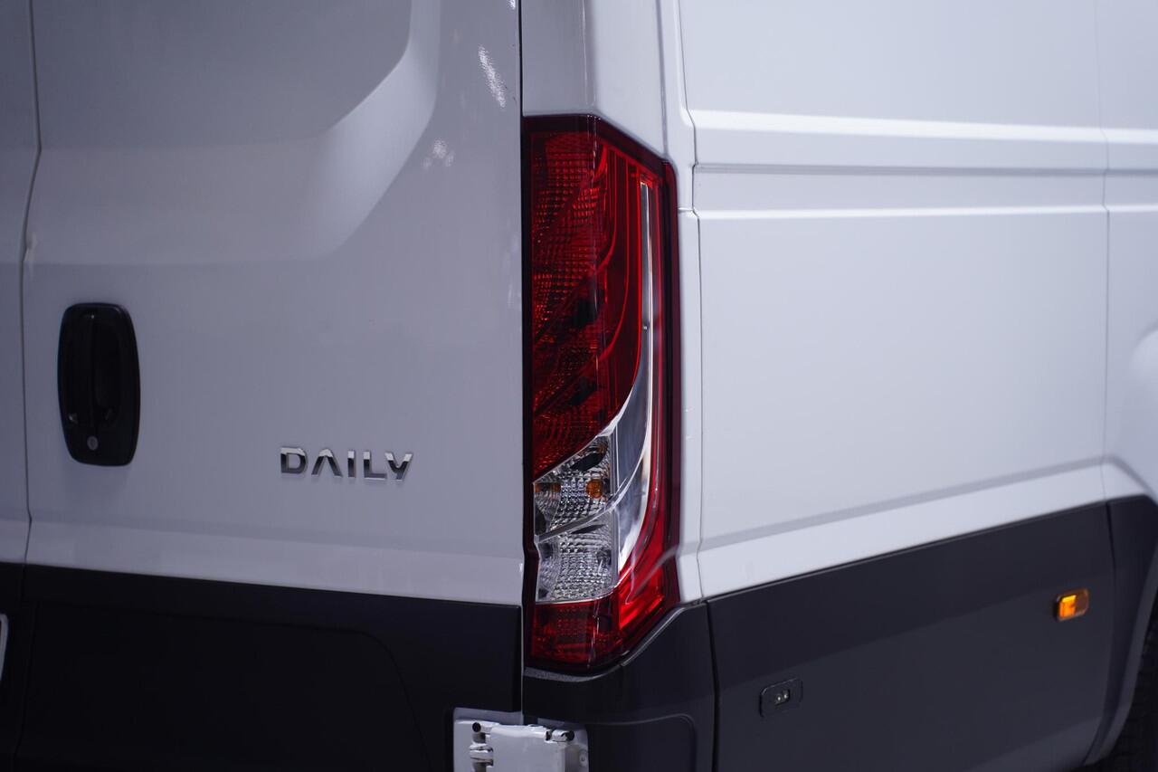 Iveco DAILY 35S16 160 pk L4H2 Jumbo XXL Airco ECC Laadruimte Pakket, PDC achter, 3-Zits