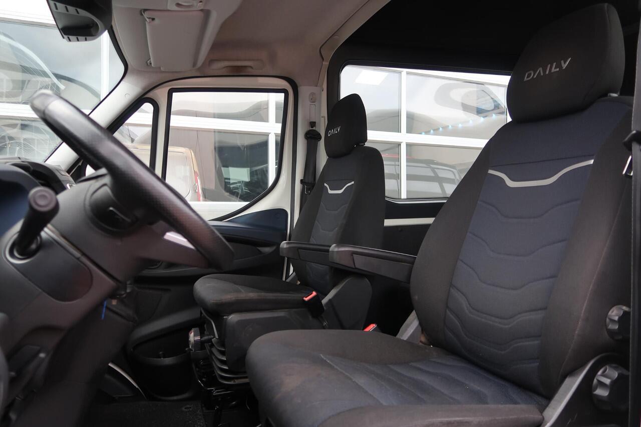 Iveco DAILY 35C18H 3.0 DC AUT/ CAMERA/ LED/ CRUISE/ CLIMA/ TREKHAAK