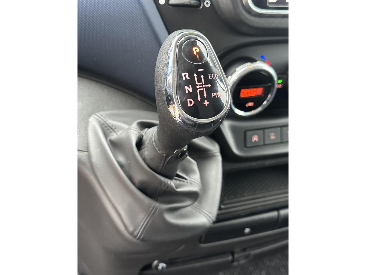 Iveco DAILY 35S16H 2.3 Automaat Bakwagen met Laadklep