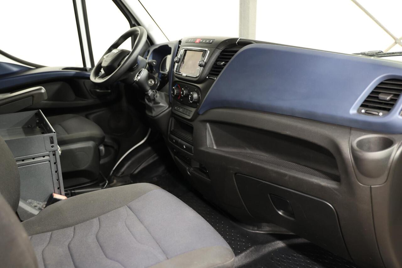 Iveco DAILY 35S16V 2.3 L1H1 AUTOMAAT 160PK 3500KG TREKVERMOGEN