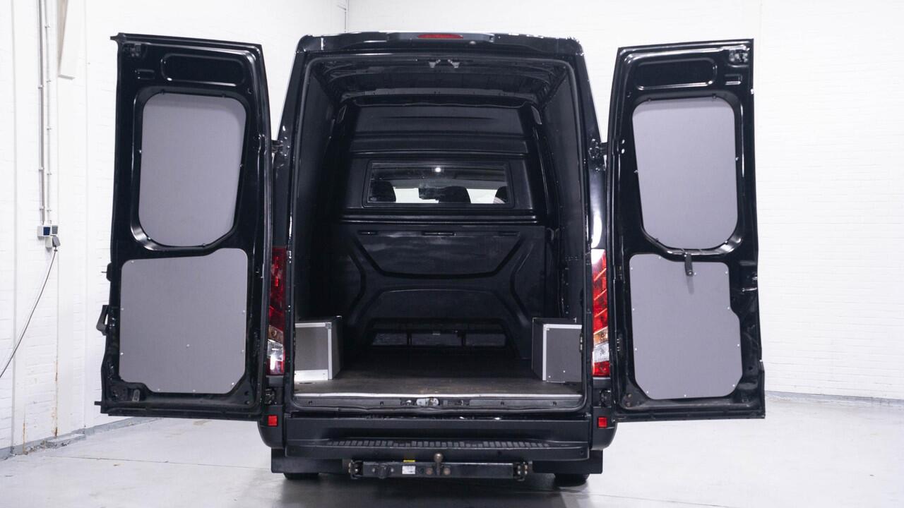 Iveco DAILY 35S21 210 pk Aut. Dubbel Cabine 6-Zits Adapt. Cruise, Navi, Camera, 16" LMV, Trekhaak 3.500 kg