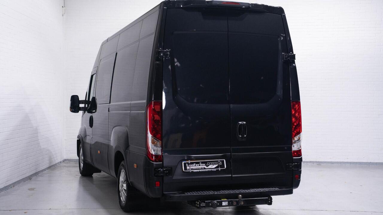 Iveco DAILY 35S21 210 pk Aut. Dubbel Cabine 6-Zits Adapt. Cruise, Navi, Camera, 16" LMV, Trekhaak 3.500 kg