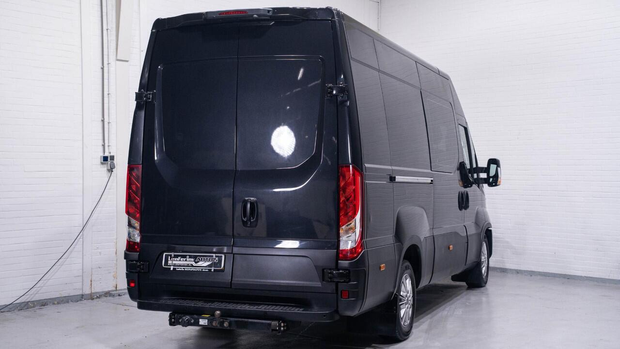 Iveco DAILY 35S21 210 pk Aut. Dubbel Cabine 6-Zits Adapt. Cruise, Navi, Camera, 16" LMV, Trekhaak 3.500 kg