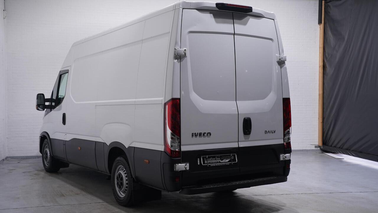 Iveco DAILY 35S16 160 pk L2H2 Airco ECC, Laadruimte Pakket Audio met DAB+, PDC achter, 3-Zits