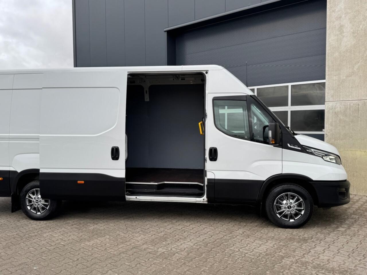 Iveco DAILY 35S16V 2.3 410L H3 Automaat Adap cruise
