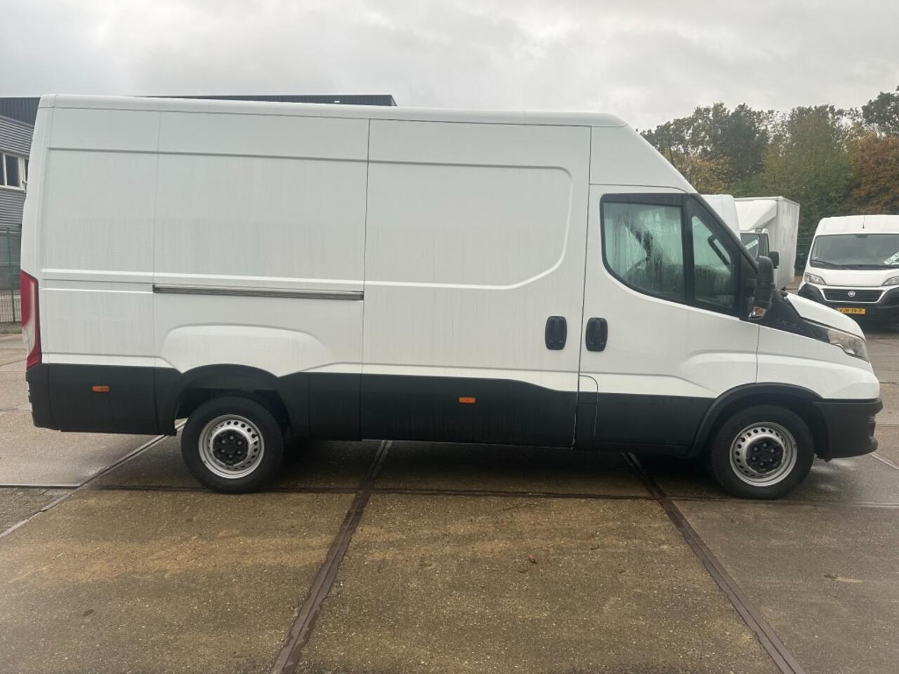 Iveco DAILY 35S14V L3H2