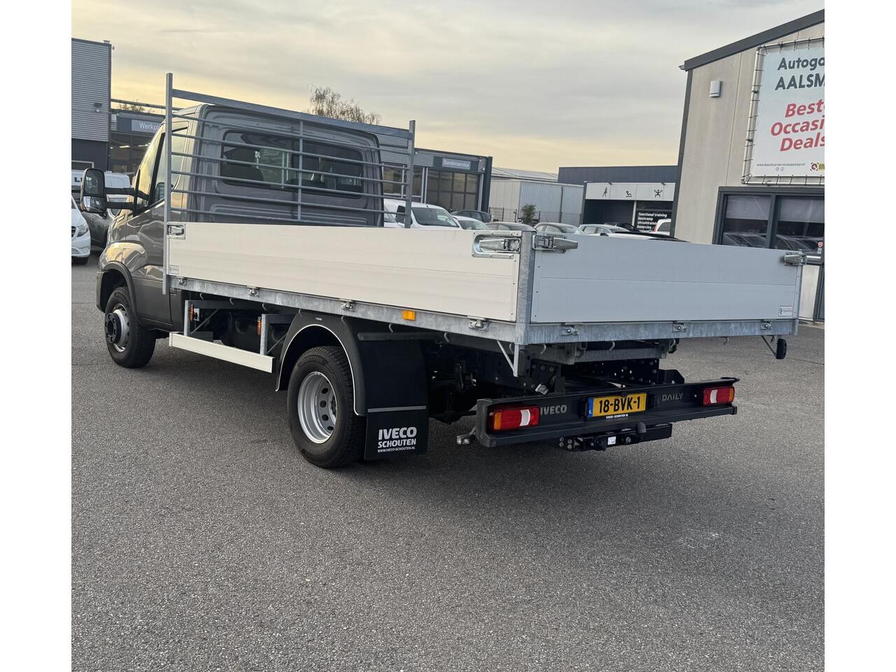 Iveco DAILY 35C18H 3.0 410 BPM VRIJ /LAADBAK 7500KG/ AUTOMAAT/