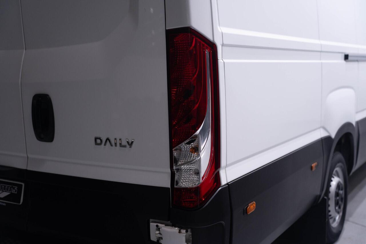 Iveco DAILY 35S16 160 pk L4H2 Jumbo / XXL Airco ECC Laadruimte Pakket, PDC achter, 3-Zits