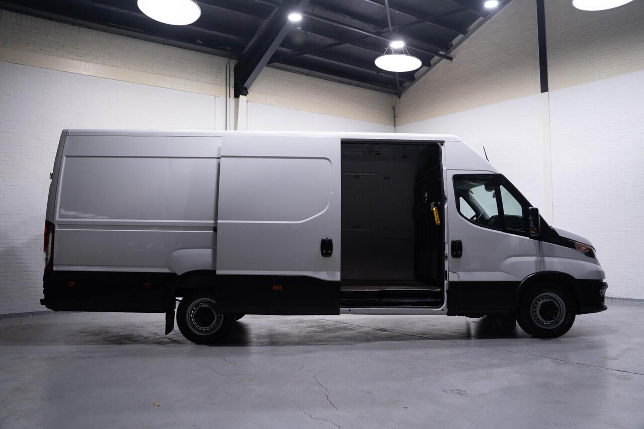 Iveco DAILY 35S16 160 pk L4H2 Jumbo / XXL Airco ECC Laadruimte Pakket, PDC achter, 3-Zits
