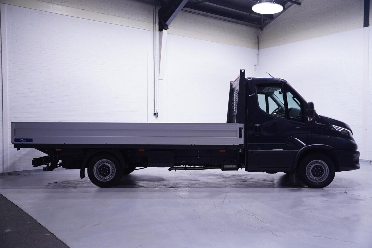 Iveco DAILY 35S18 180 pk Aut. Pick Up / Open Laadbak Airpro Luchtvering, Navi, Adapt. Cruise, Trekhaak 3.500 kg, BPM vrij