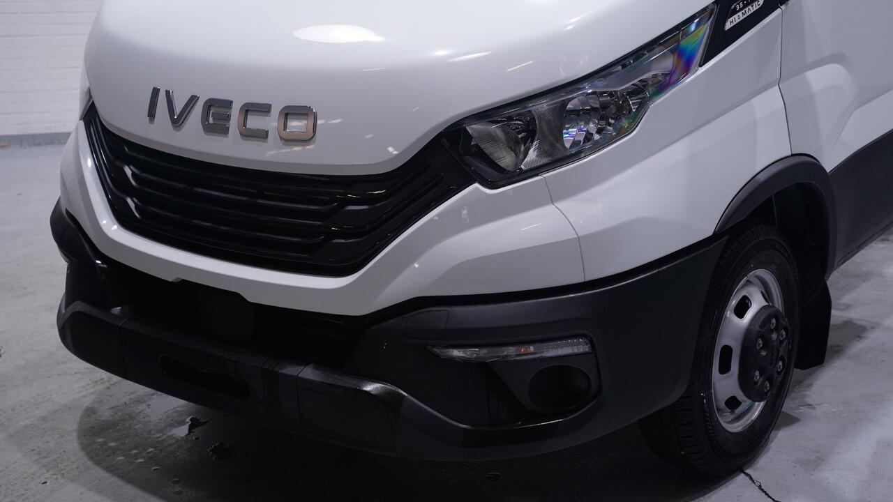 Iveco DAILY 35C14 140 pk Automaat Chassis Nieuw Apple Carplay, Dubbel lucht achter, Airco ECC, Cruise, 3-Zits