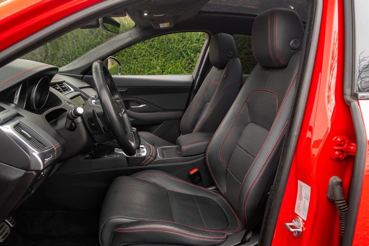 Jaguar E-Pace 2.0 P250 AWD First Edition R | Meridian | HUD | ACC | 360gr | 20"