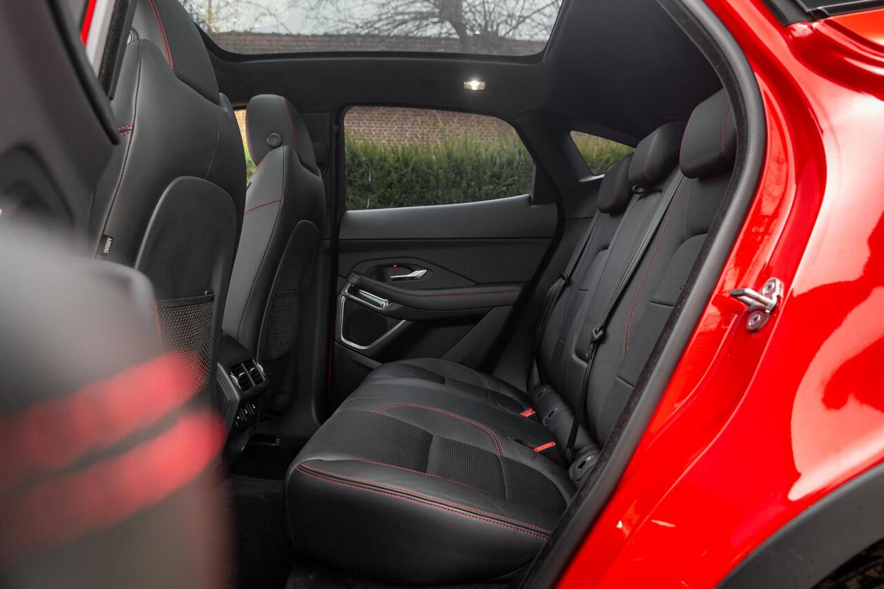 Jaguar E-Pace 2.0 P250 AWD First Edition R | Meridian | HUD | ACC | 360gr | 20"