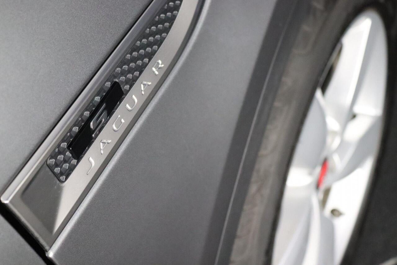 Jaguar E-Pace D150 AWD R-Dynamic S NP: ¤ 71.797,-