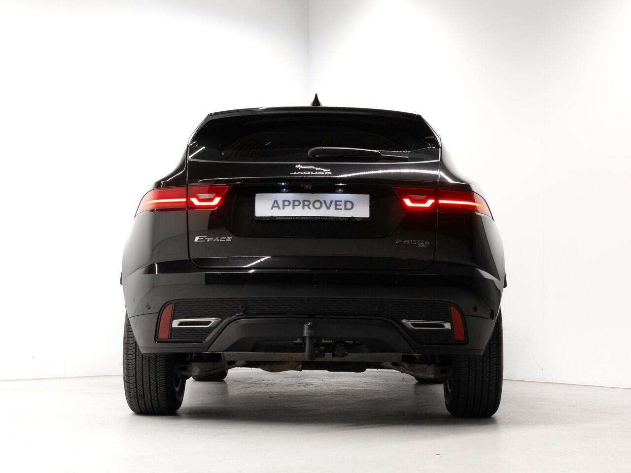 Jaguar E-Pace 1.5 P300e R-Dynamic SE Jaguar E-PACE 1.5 P300 R-Dynamic SE