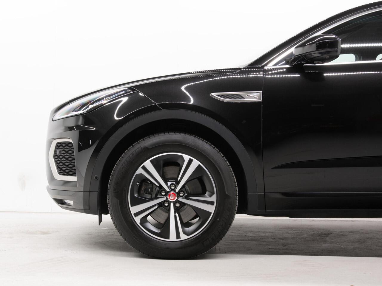 Jaguar E-Pace 1.5 P300e R-Dynamic SE Jaguar E-PACE 1.5 P300 R-Dynamic SE
