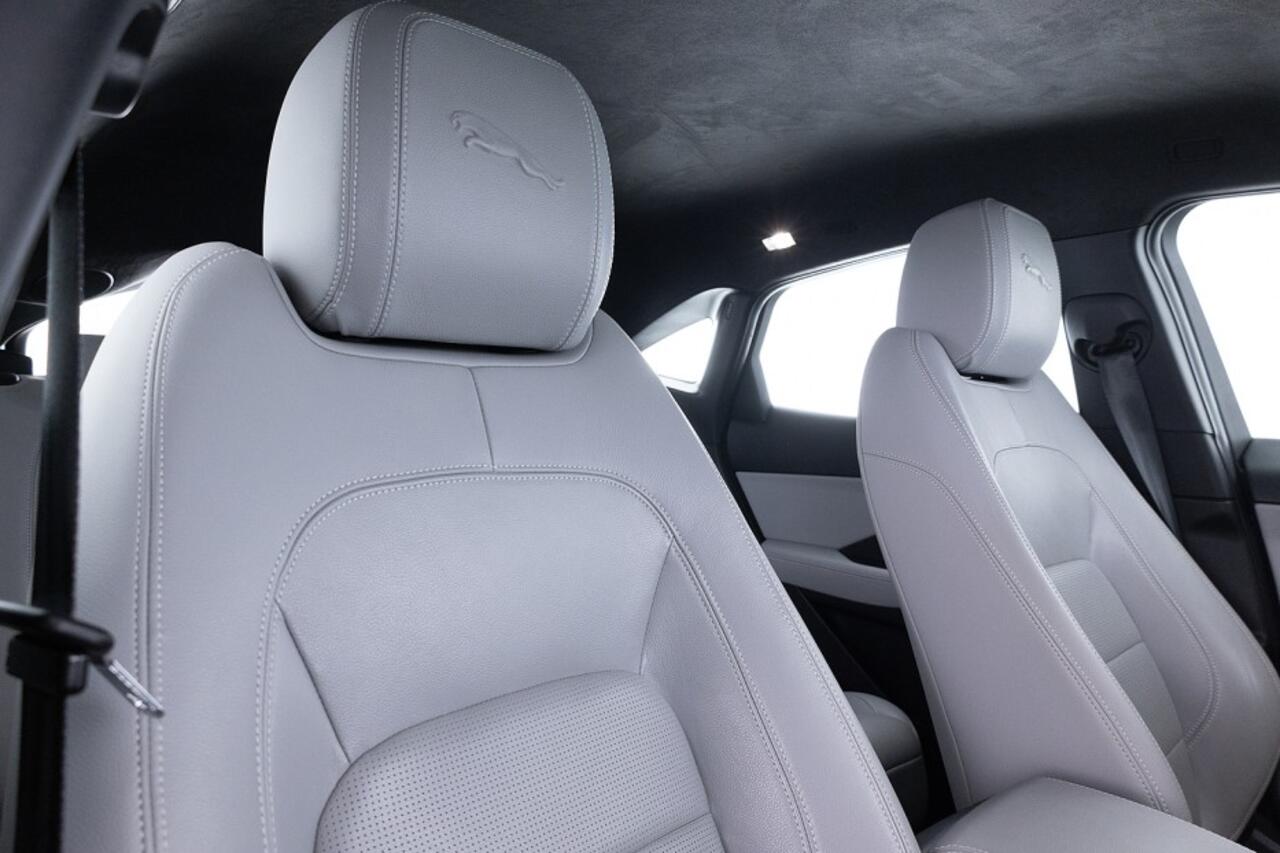 Jaguar E-Pace 1.5 P300e AWD R-Dynamic S | CARPLAY | Full LED | CAMERA | LEDER