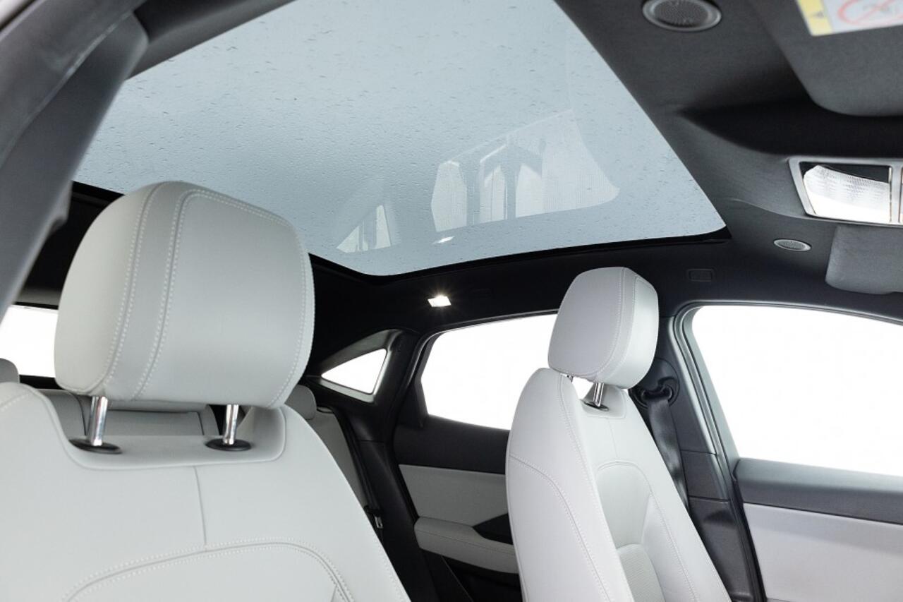 Jaguar E-Pace 1.5 P300e AWD R-Dynamic S | LEDER | EL. STOELEN | Full LED
